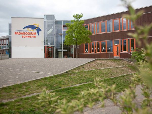 Die Außenanlagen - Grundschule Pädagogium Schwerin